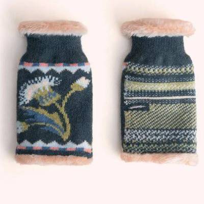 thistle wrist warmers.2.JPG