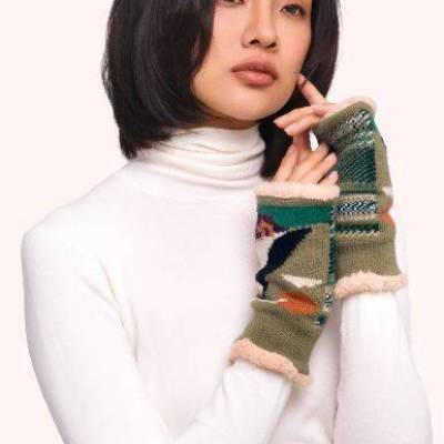 puffin wrist warmers.JPG