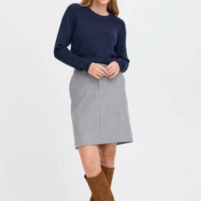 Ellis Blue ON model.jpg